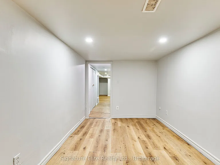 363 Barton St E #3 — Photo 16