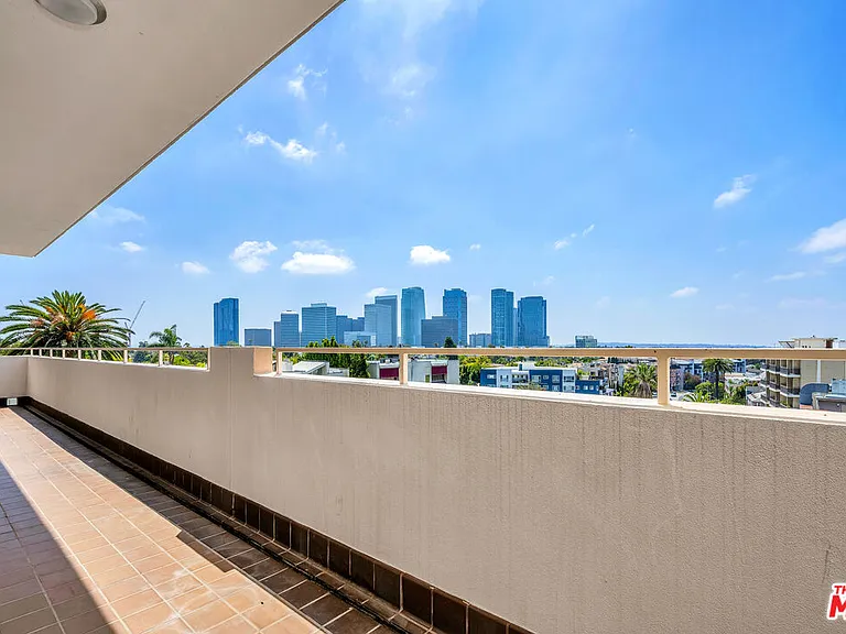 1333 S Beverly Glen Blvd #606 — Photo 8