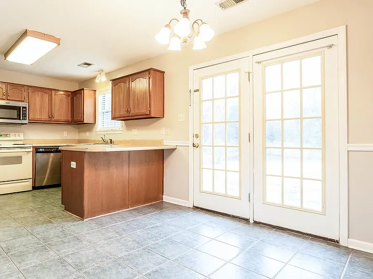 1209 Pendulum Dr — Photo 4