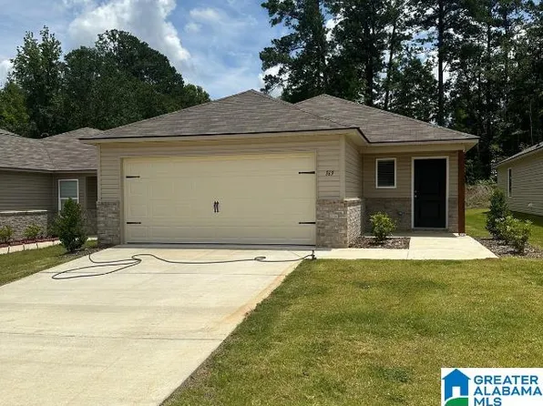 169 Dogwood St, Childersburg, AL 35044