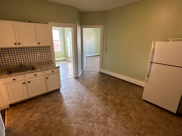 905 Park St, Hartford, CT