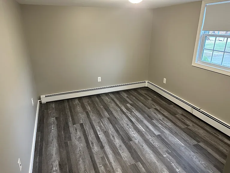 495 Winthrop St — Photo 5