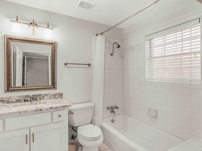 3327 Rosedale Ave #B — Photo 15