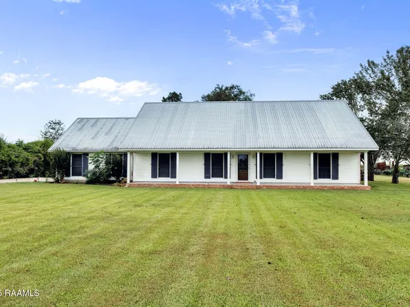 1064 Bernis Rd, Saint Martinville, LA 70582