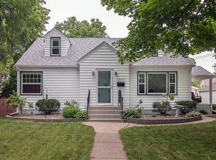 2007 28th St, Rock Island, IL 61201