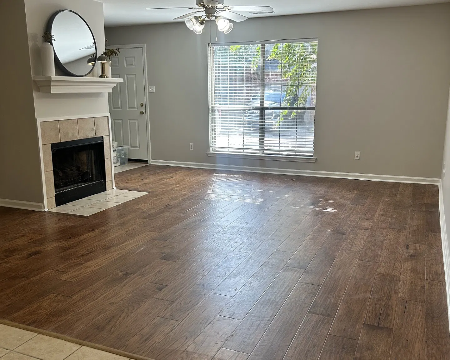 2 bed, 2.5 bath, 1330 sqft, $1,350 — Photo 2