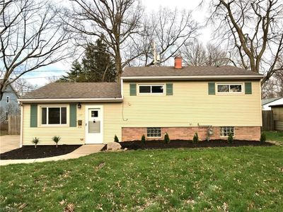 137 Oakwood Dr, Avon Lake, OH, 44012