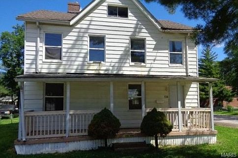 1st image of 738 Benton St
