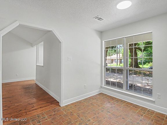 4th image of 1520 S 10th St