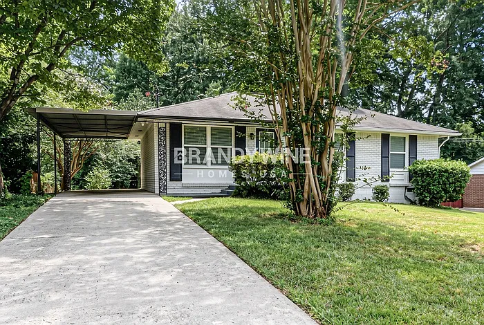 3 bed, 2.0 bath, 1040 sqft, $1,650 — Photo 2
