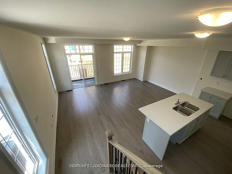 2 Phillipsen Way — Photo 6