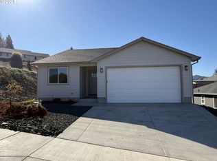 1334 NE Simpson Ln, Myrtle Creek, OR 97457