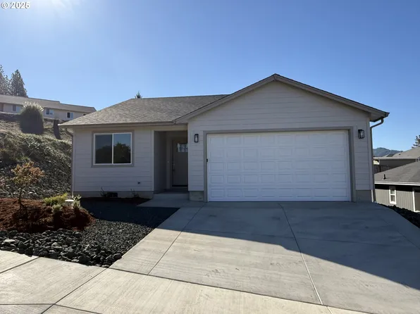 1334 NE Simpson Ln, Myrtle Creek, OR 97457