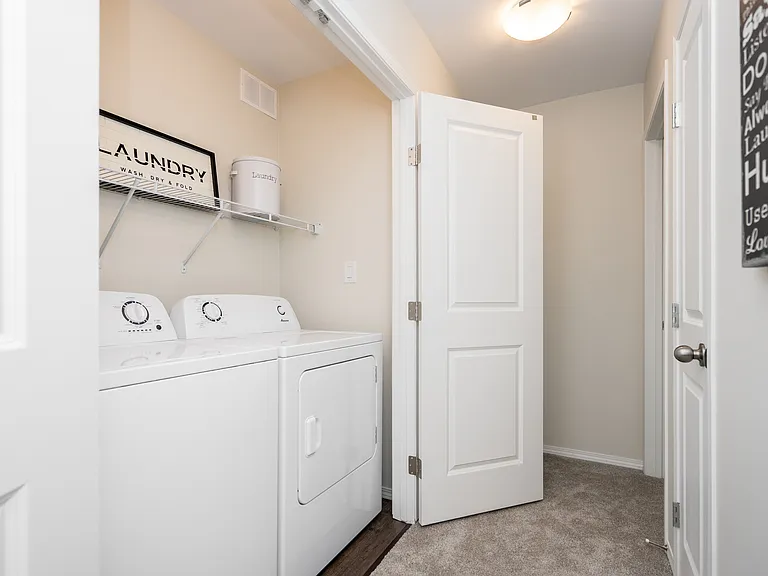 900 Vaughan Ave — Photo 35