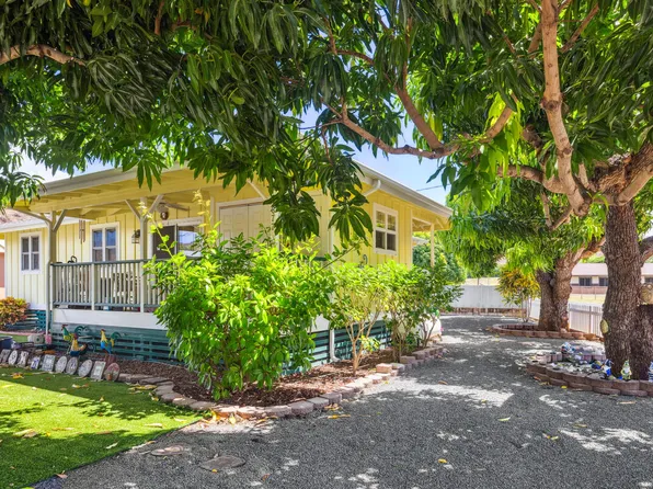 4677 Alawai Rd, Waimea, HI 96796