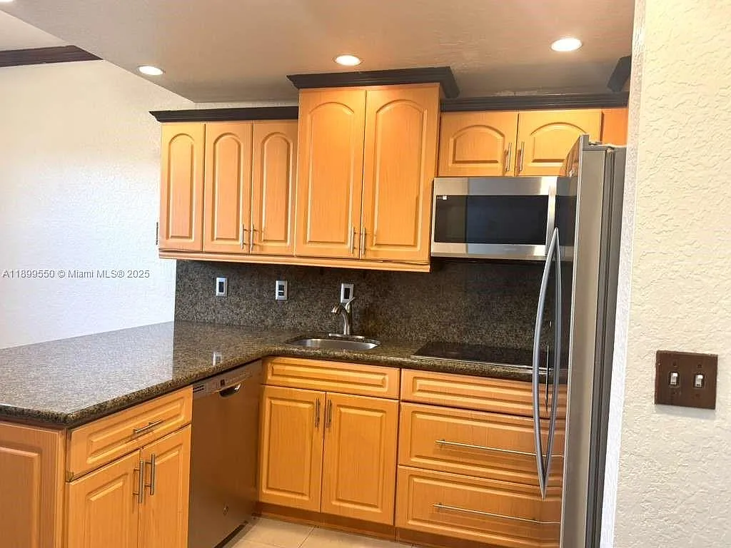 Spanish Villas Condo — Photo 3