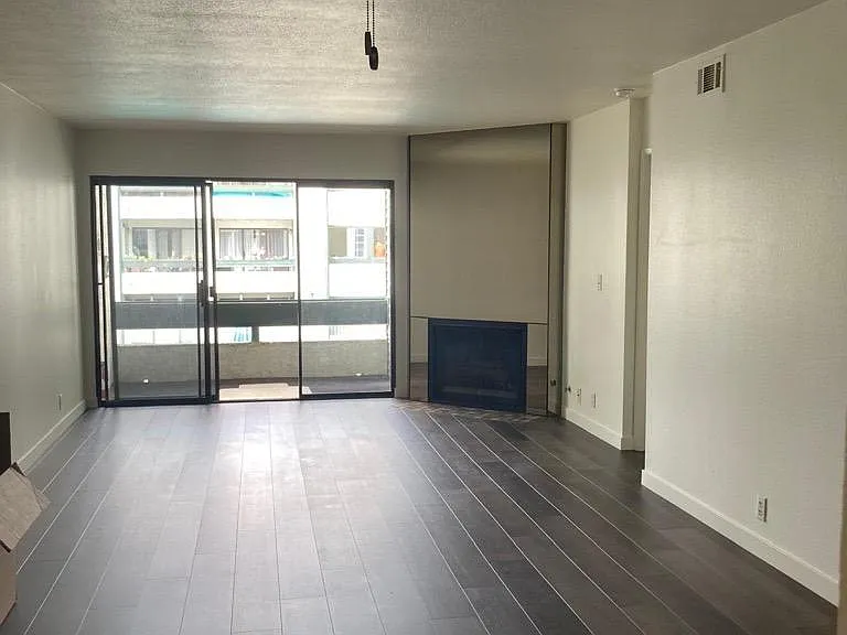 1903 Temple Ave #206 — Photo 1