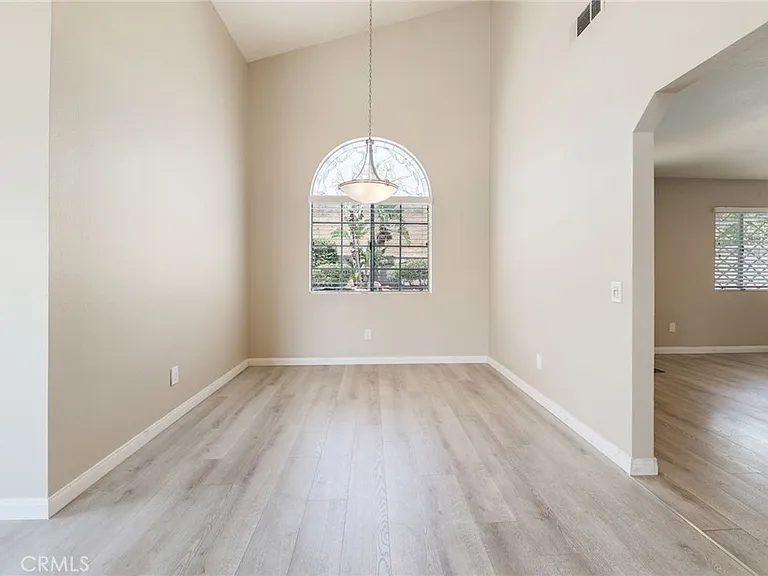 23205 Azela Cir — Photo 6