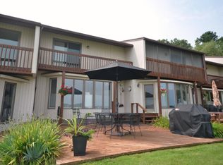 553 Gidley Cir, Grand Haven, MI 49417