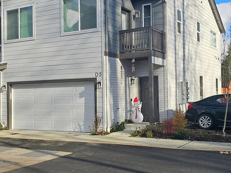 312 164th St SW #D5 — Photo 1