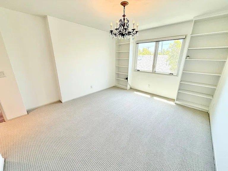 Spacious 3BR Bluff Heights Home | Gated Yard, Garage & Modern Upgrades — Photo 45