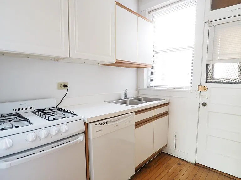 4519 N Paulina St #2B — Photo 4