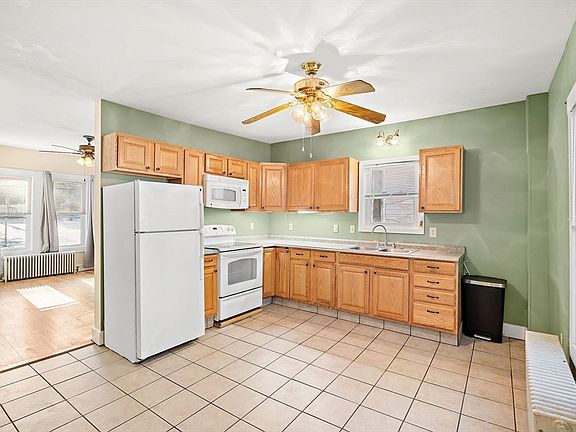 3rd image of 78 Essex St