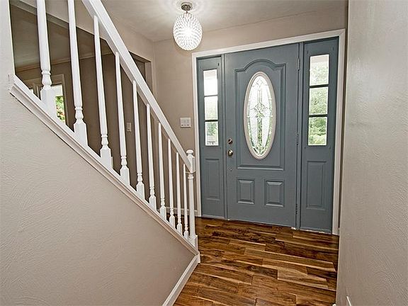 3rd image of 3562 Foxwood Ct
