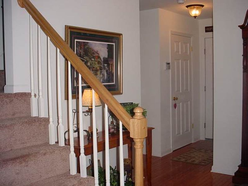 2nd image of 48 WALLFLOWER Drive