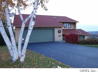 43 Heritage Cir, Syracuse, NY 13209