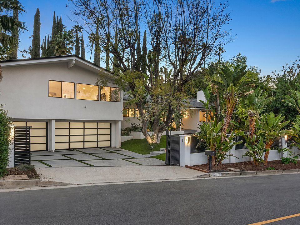 1st image of 5265 1/2 Del Moreno Dr