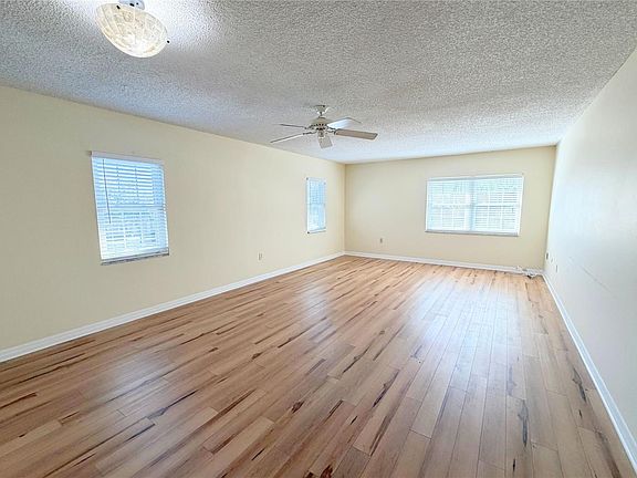 5th image of 701 Poinsettia Rd APT 340