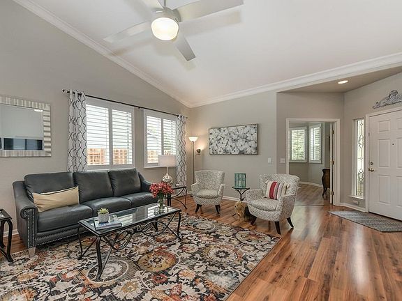 3rd image of 364 Caldarella Cir