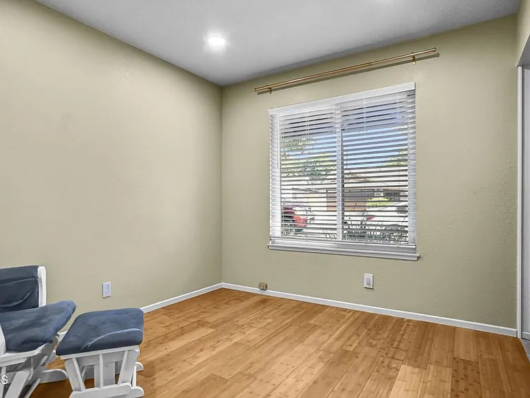 1307 S Petit Ave — Photo 21