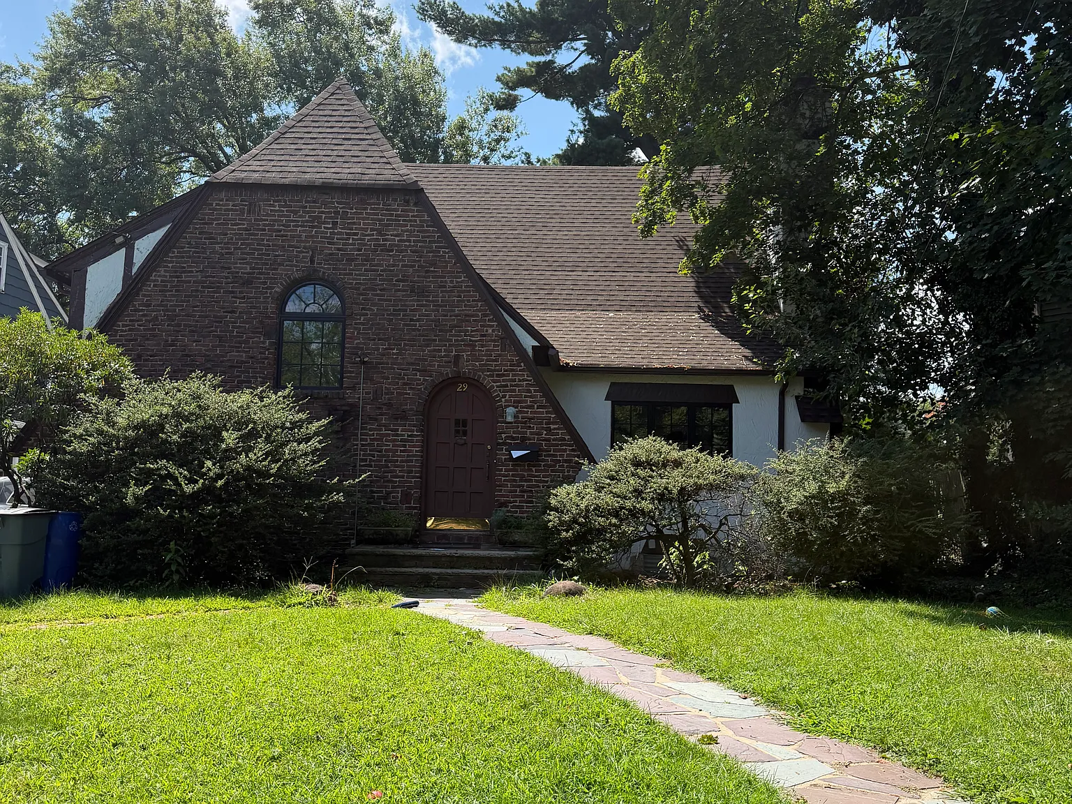 4 bed, 2.5 bath, $6,000 — Photo 1