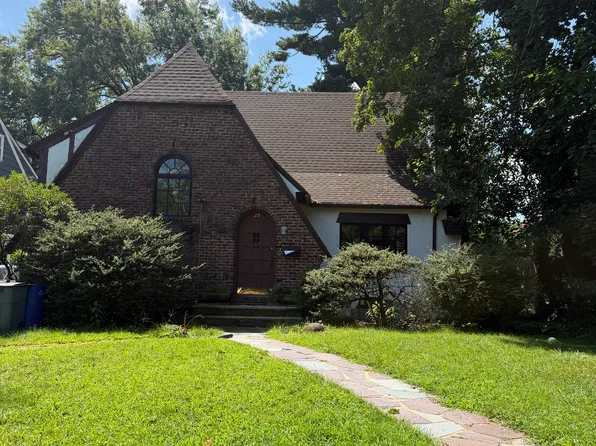 29 Glenwood Dr, Short Hills, NJ 07078