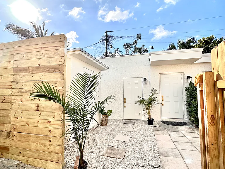 620 Winters St #C — Photo 5