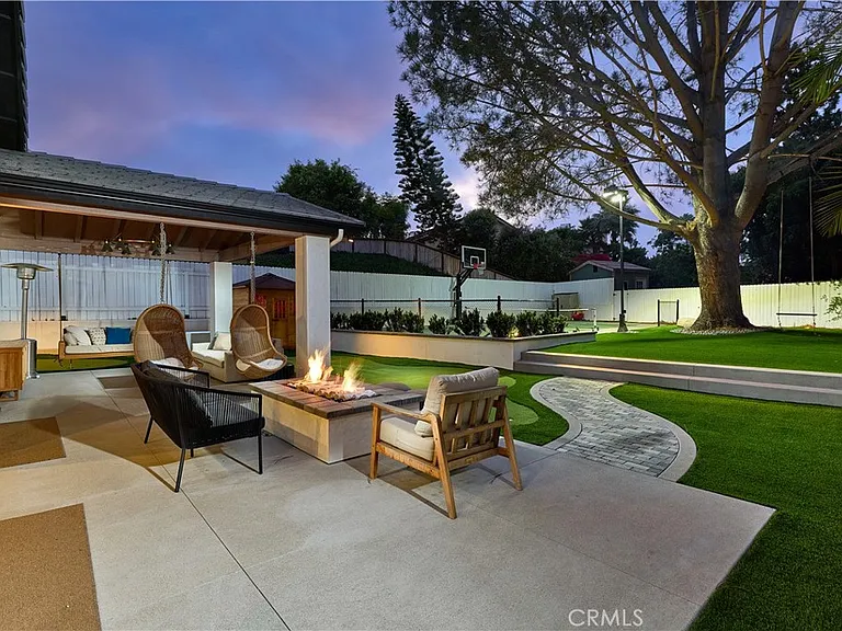 2140 Mountain Vista Dr — Photo 1