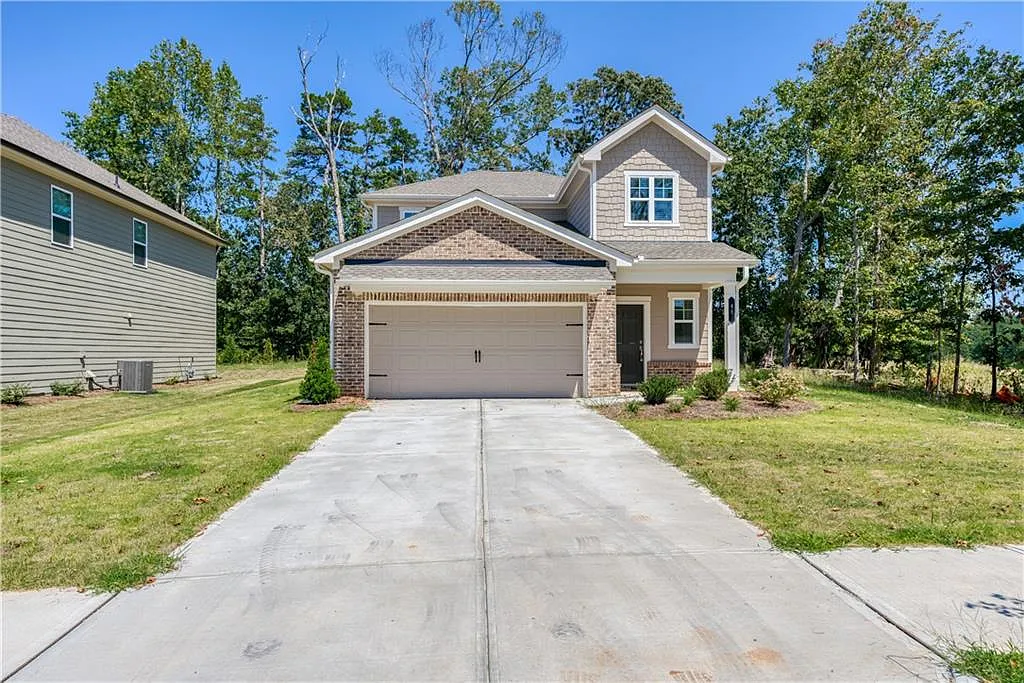 5 bed, 2.5 bath, 2437 sqft, $2,400 — Photo 1