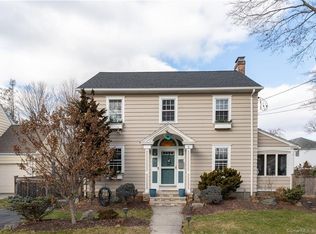 17 Carrington Ave, Milford, CT 06460