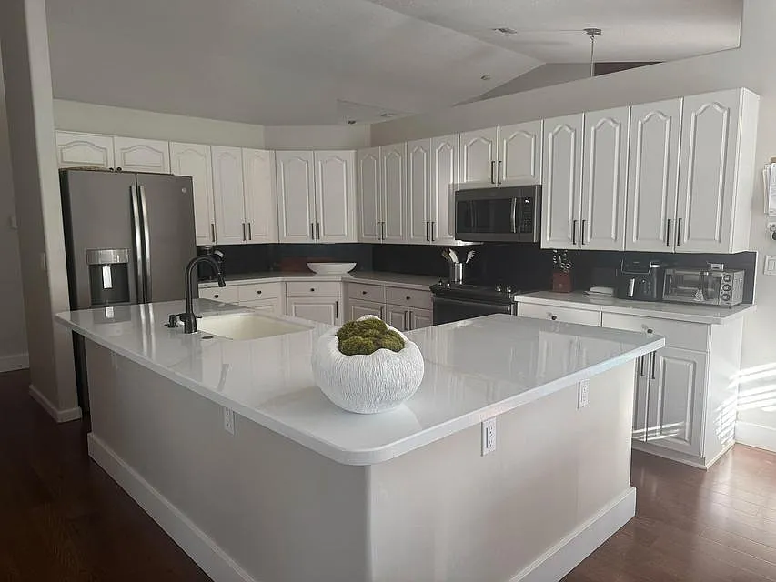 4 bed, 2.0 bath, $3,500 — Photo 3