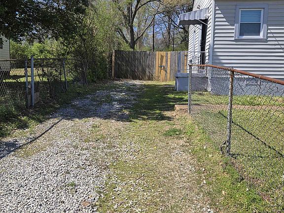 3rd image of 4753 Berta Rd