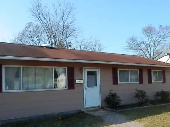 19 Colgate Dr, Toms River, NJ 08757