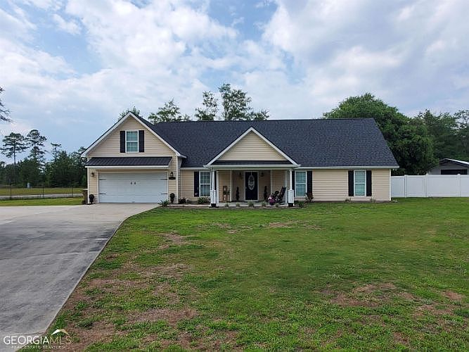 1st image of 114 Eliza Ln