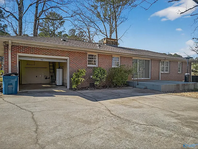 Building Photo - 102 Ilene St