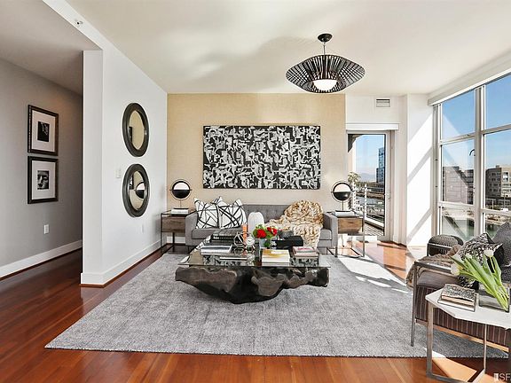 5th image of 235 Berry St APT 510