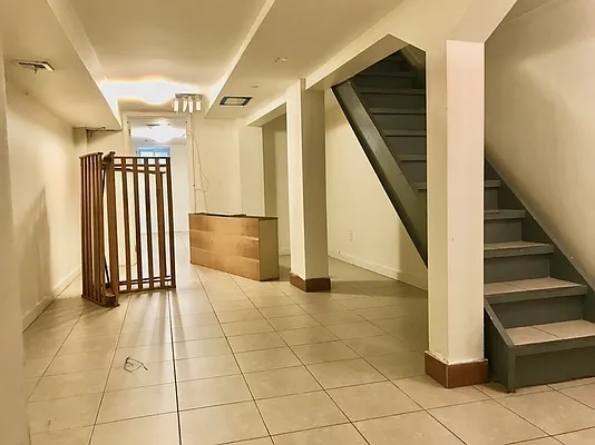 Rented by EXR | media 12