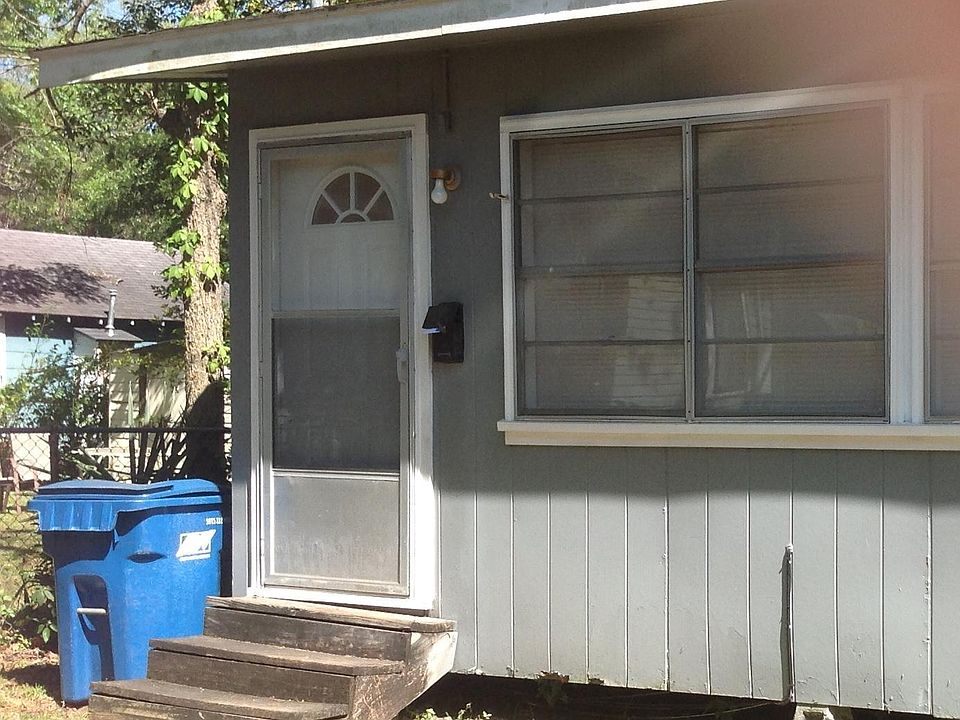 1st image of 517 1/2 Brook Ave