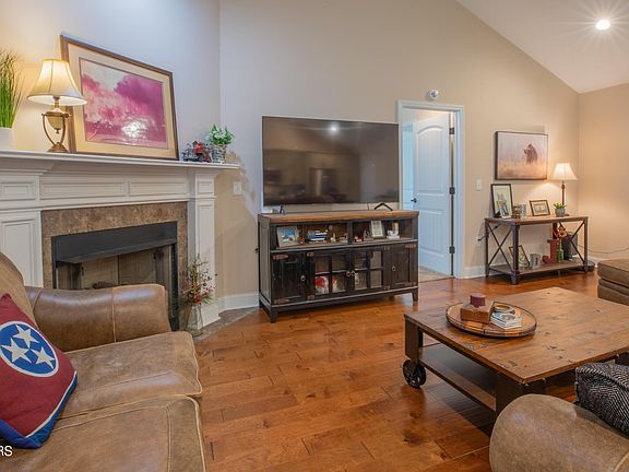 5th image of 4911 Spring Garden Way