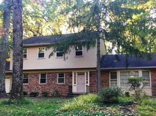 2402 Paddock Ln, Reston, VA 20191